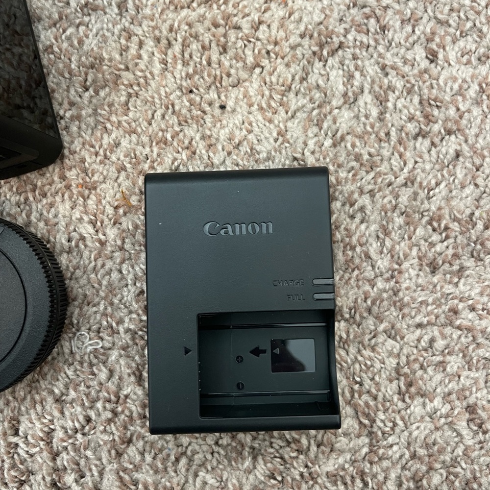 Canon Camera - Picture 8 of 17